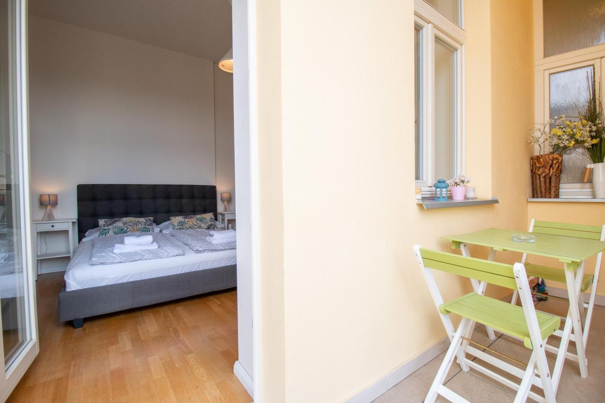 Stepanska Cr Apartment